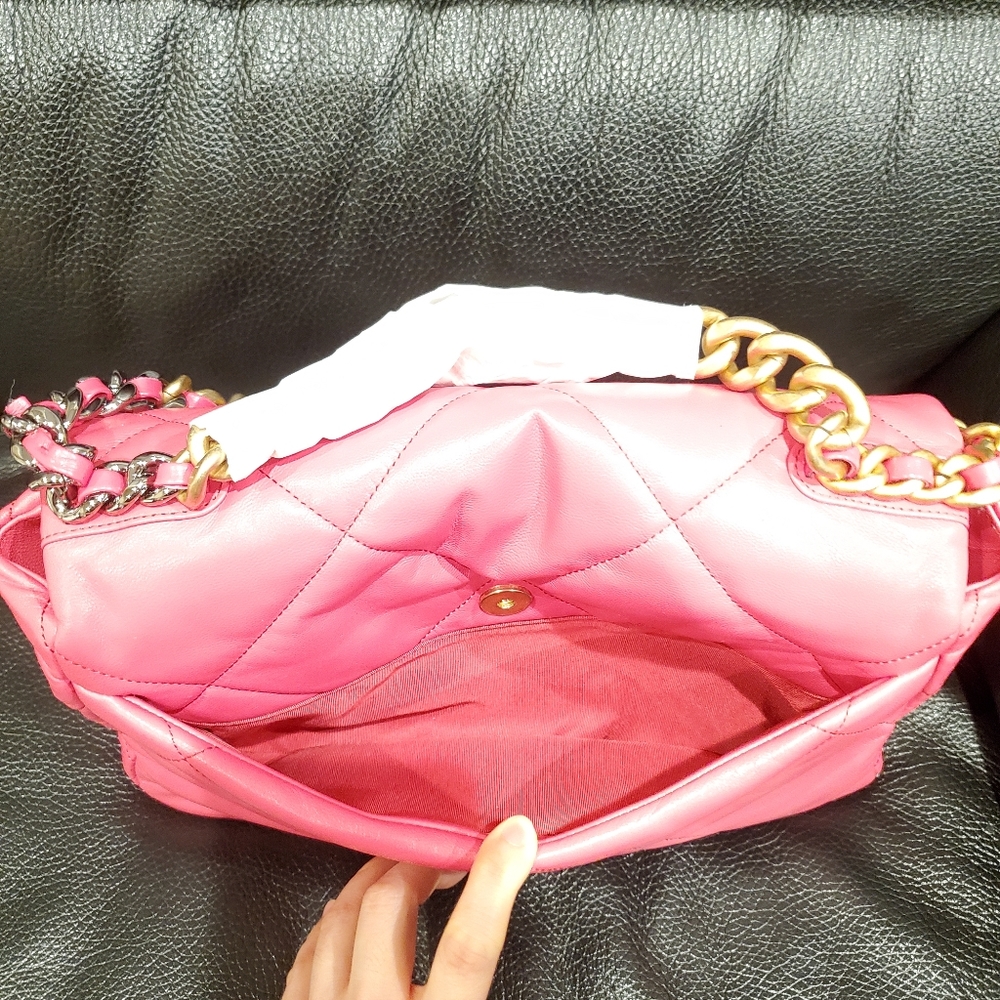 Chanel -- 19 Large Flap Bag - Picture 10 of 16